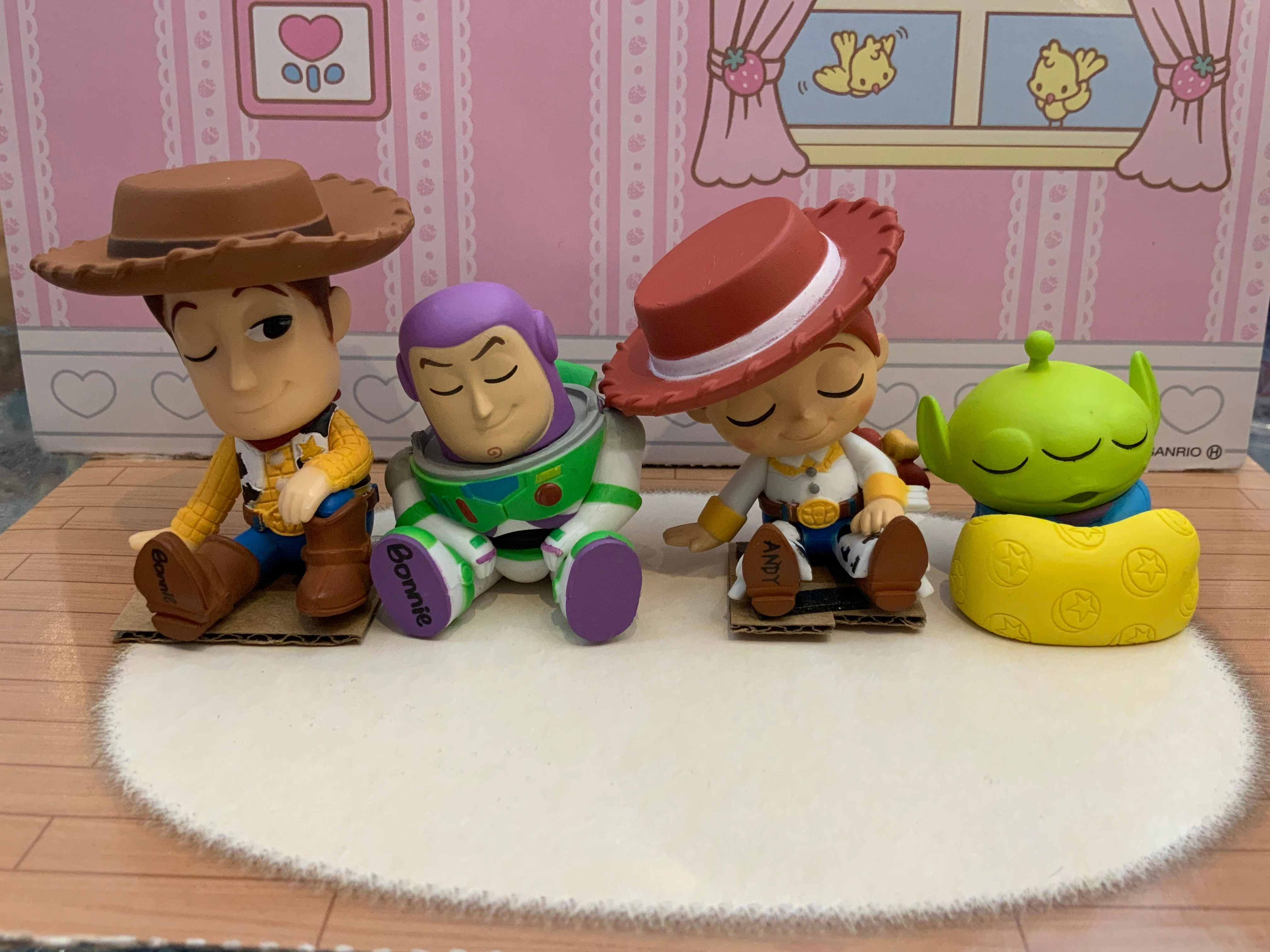 Disney Characters Toy Story and Friends Sleeping on Shoulder Figure 4 Pieces Set (In-stock) Modern Icon Wood Carving