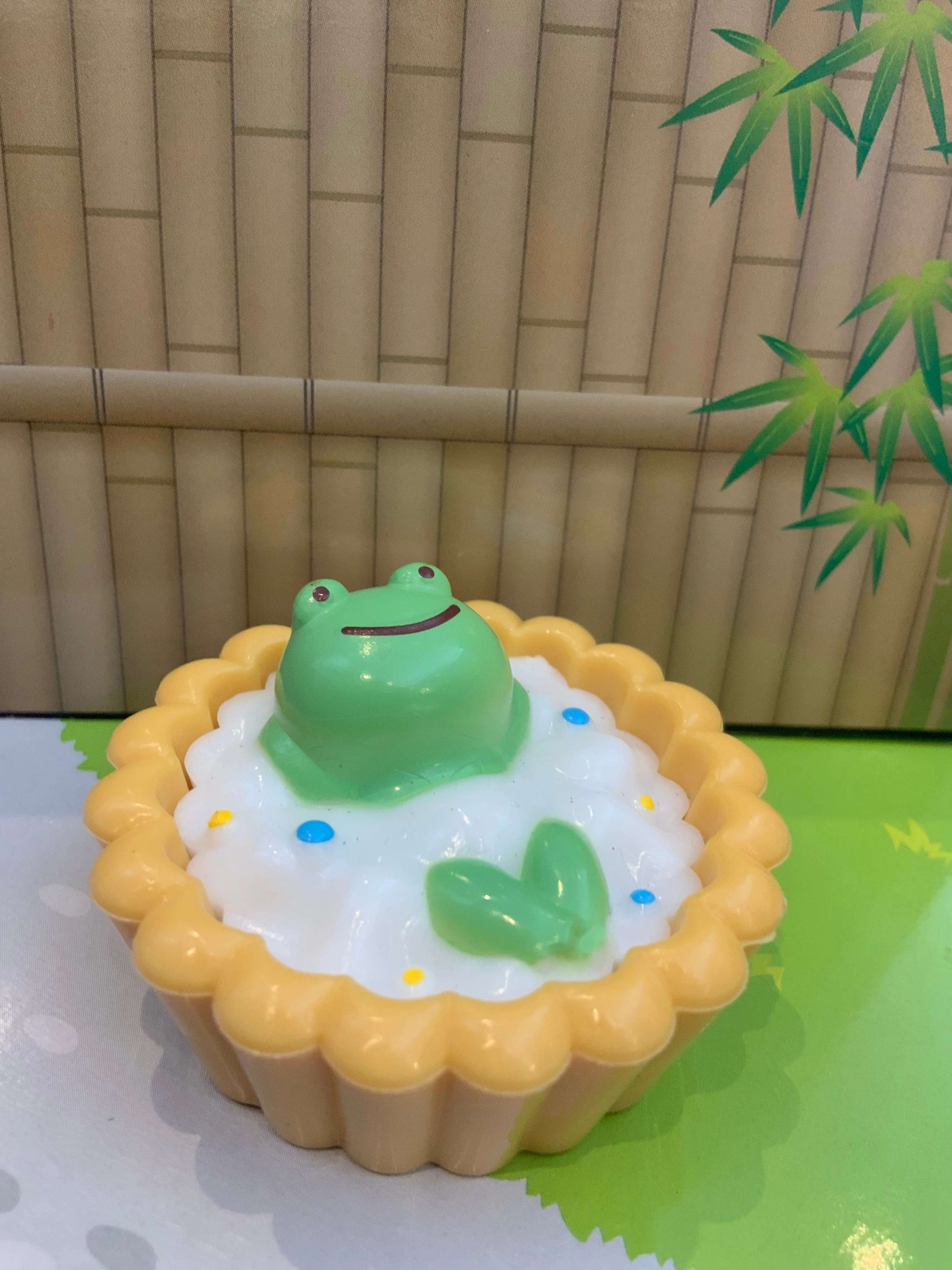 Bear and Frog Onsen Tart Figure 6 Pieces Set (In-stock) Podcast Studio Astronomy Tool