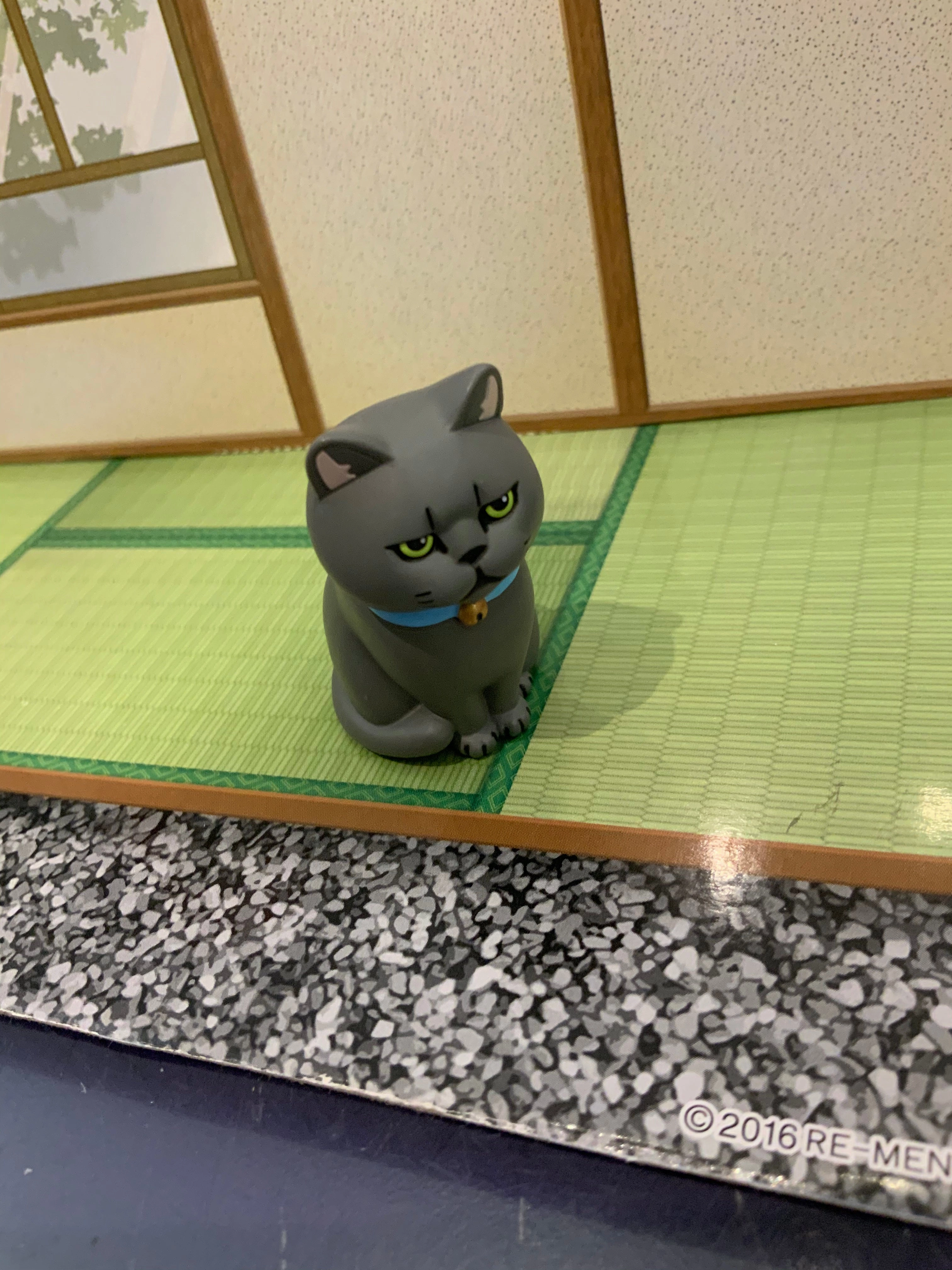 Cat in Paper Bag Figure 6 Pieces Set (In-stock) Miniature Figure