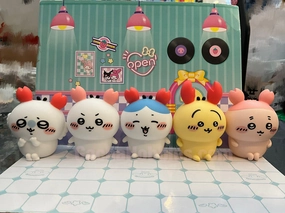 Robot Display YouTube Background Chiikawa and Friends Crab Headband Vinyl Figure 6 Pieces Set (In-stock)