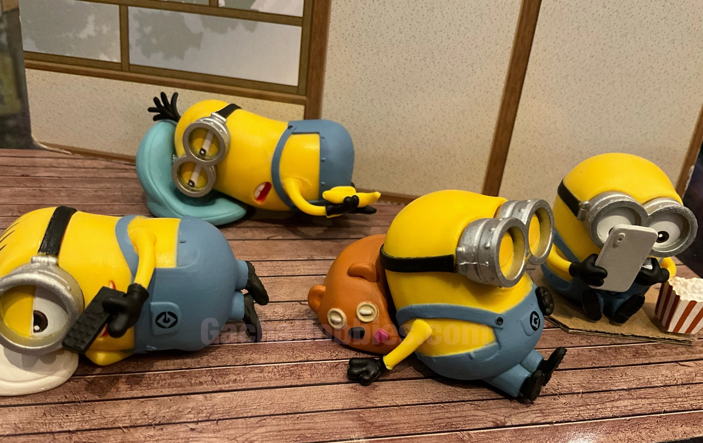 Global Shipping Minion Sleeping Time Small Figure 4 Pierces Set (In-stock)