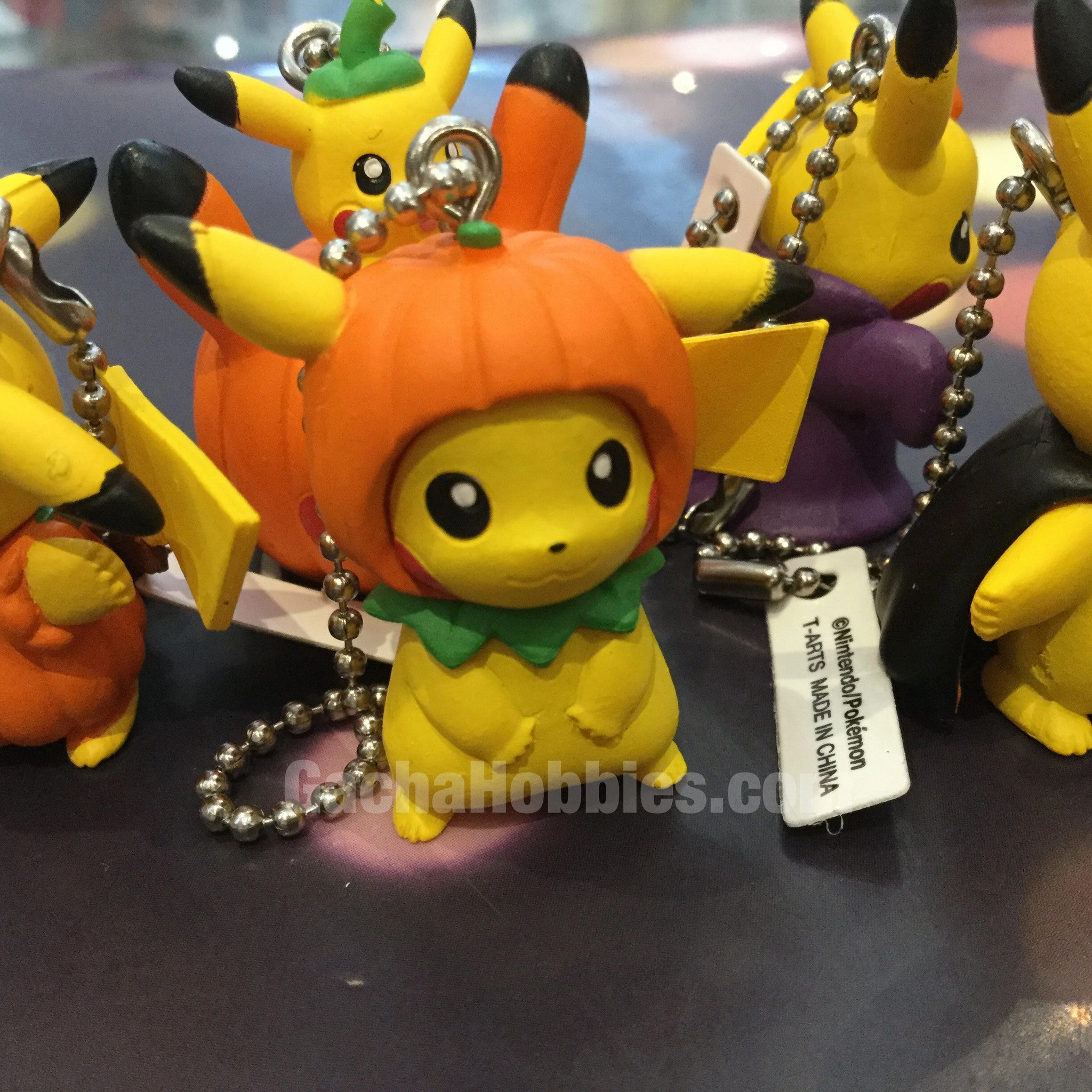 Fantasy Piece Vehicle Replica Halloween Pikachu with Pumpkin Costumes Keychain Set of 5