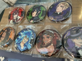 Amateur Hobby Disney Twisted Wonderland Character Pins 7 Pieces Set (In-stock)