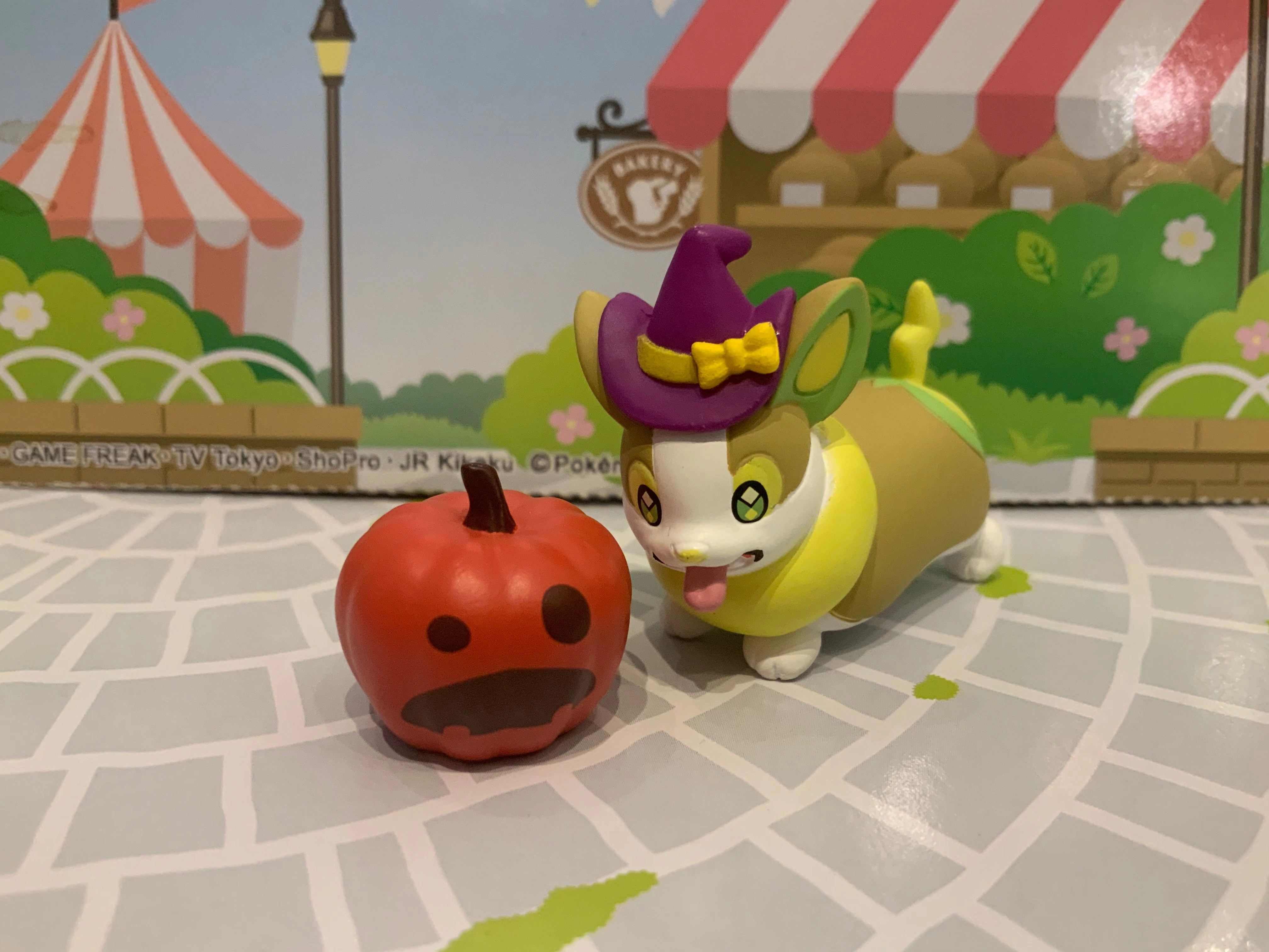 Pokemon Waku-waku Halloween Mascot Figure Set (In-stock) Spacecraft Model