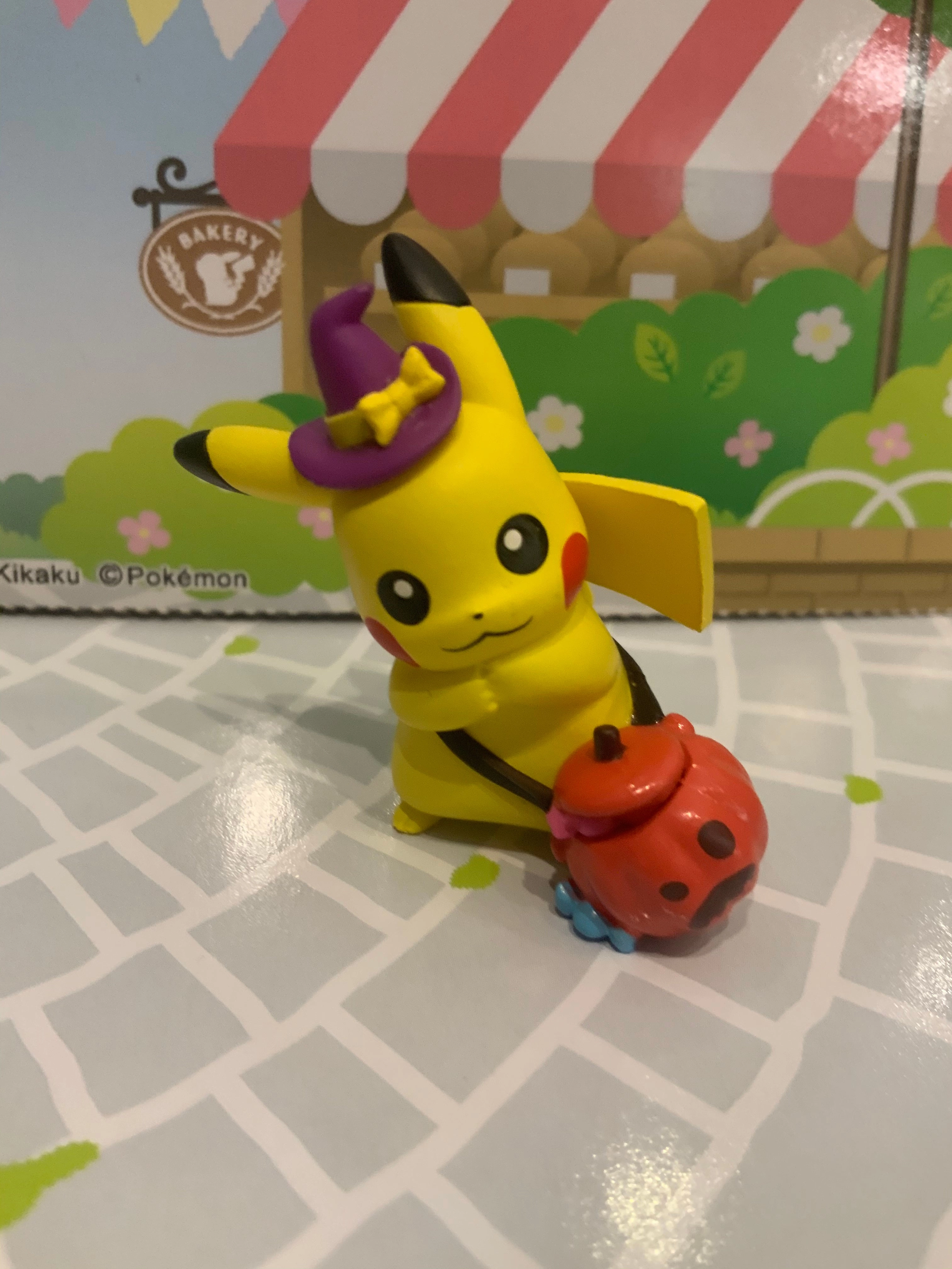 Pokemon Waku-waku Halloween Mascot Figure Set (In-stock) Collection Item Gold Leaf