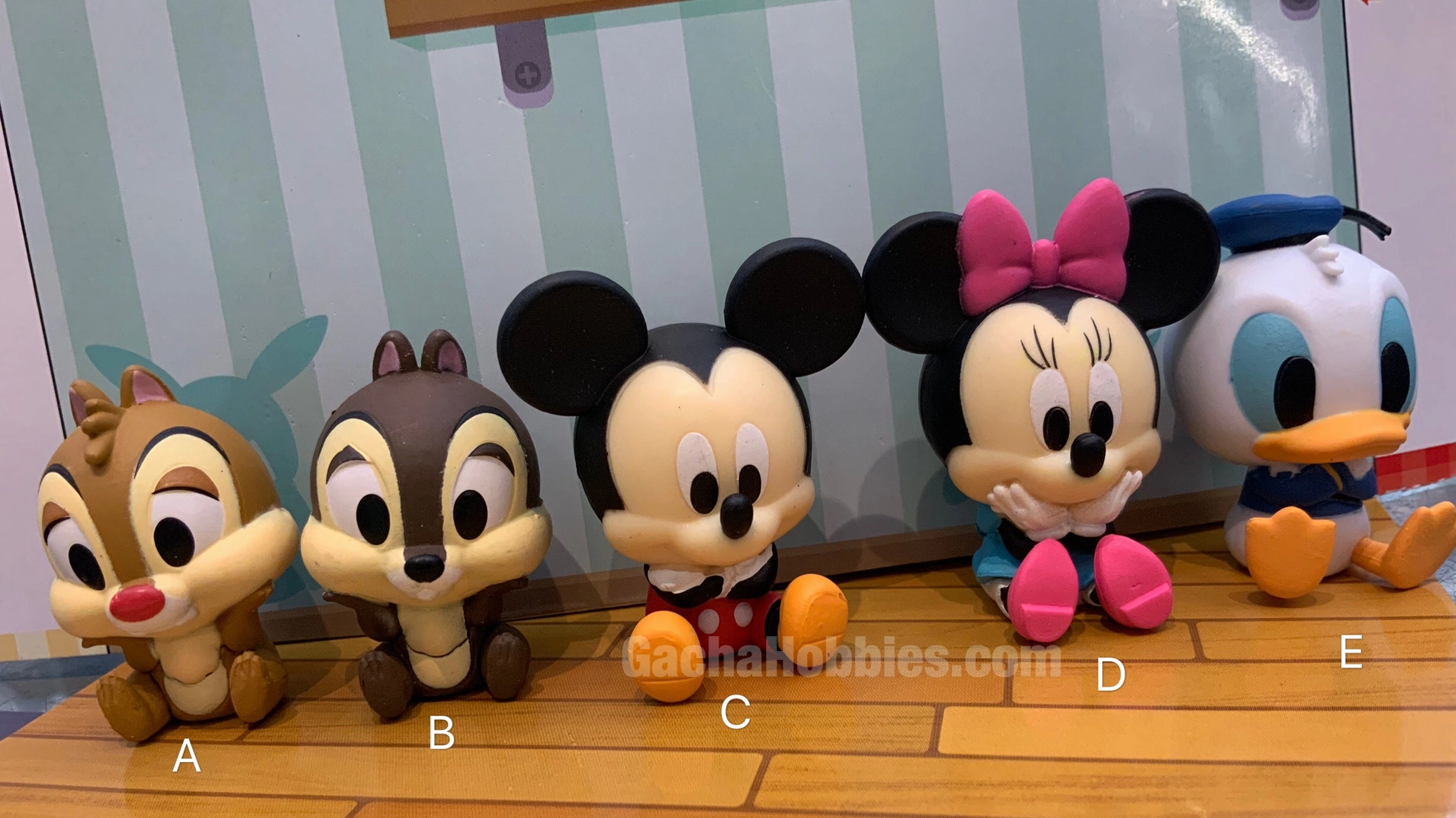 Disney Characters Cheek Supporting Mini Figures 5 Pieces Set (In-stock) Terrace Accent Dynamic Pose