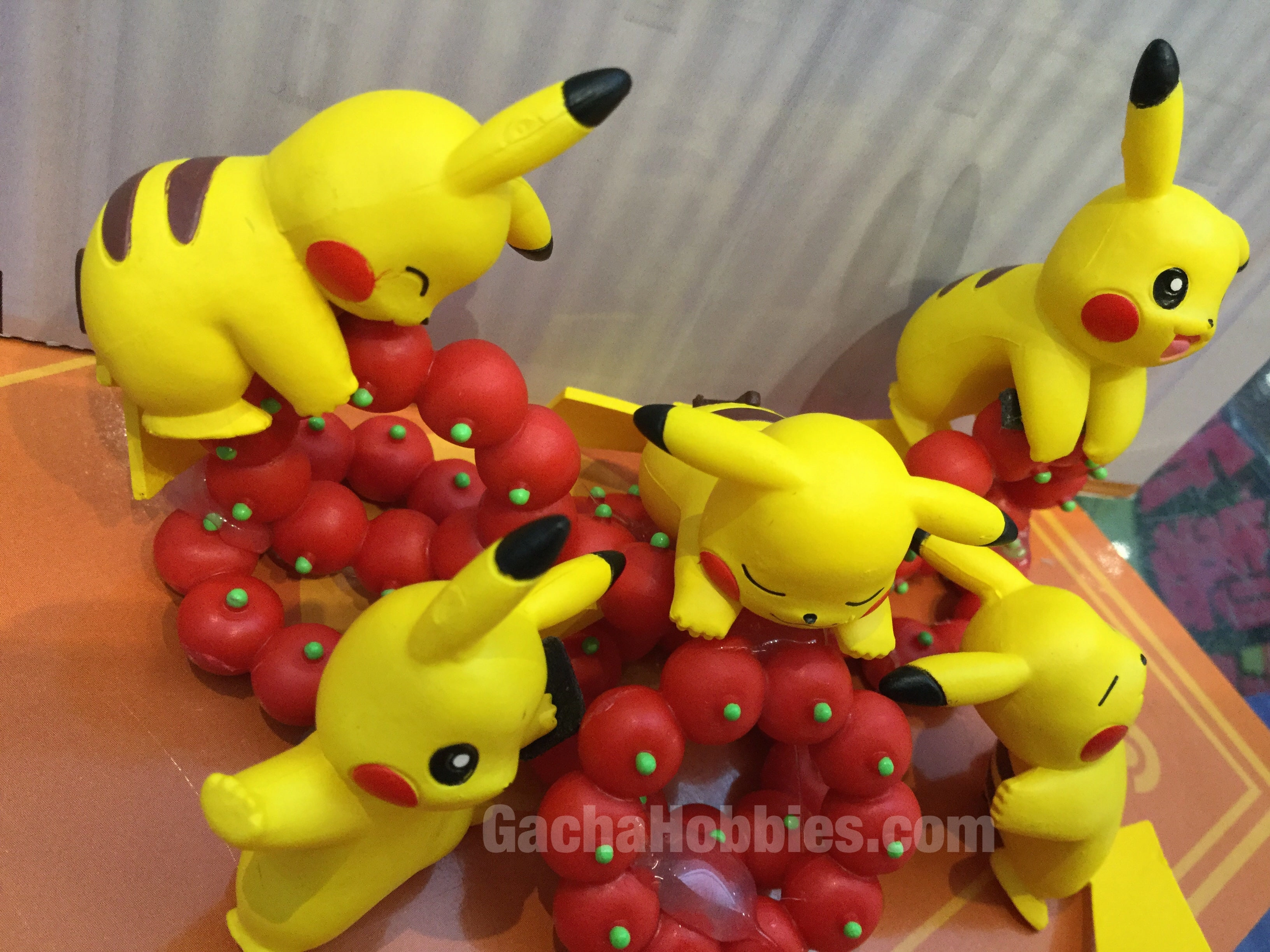 Game Room Stylized Art Pokemon Holiday Pikachu Figure Set 5 Pieces (In-stock)