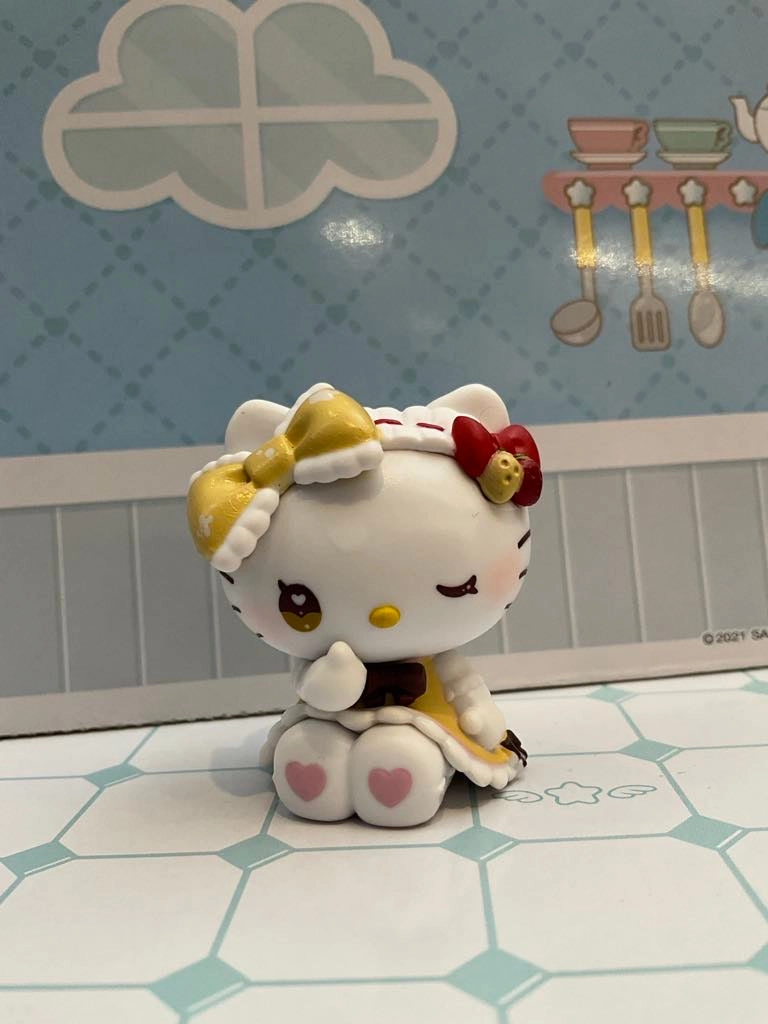 Hello Kitty 50th Anniversary Dolly Mix Small Figure 4 Pieces Set (In-stock) Sentimental Value Modern Technique