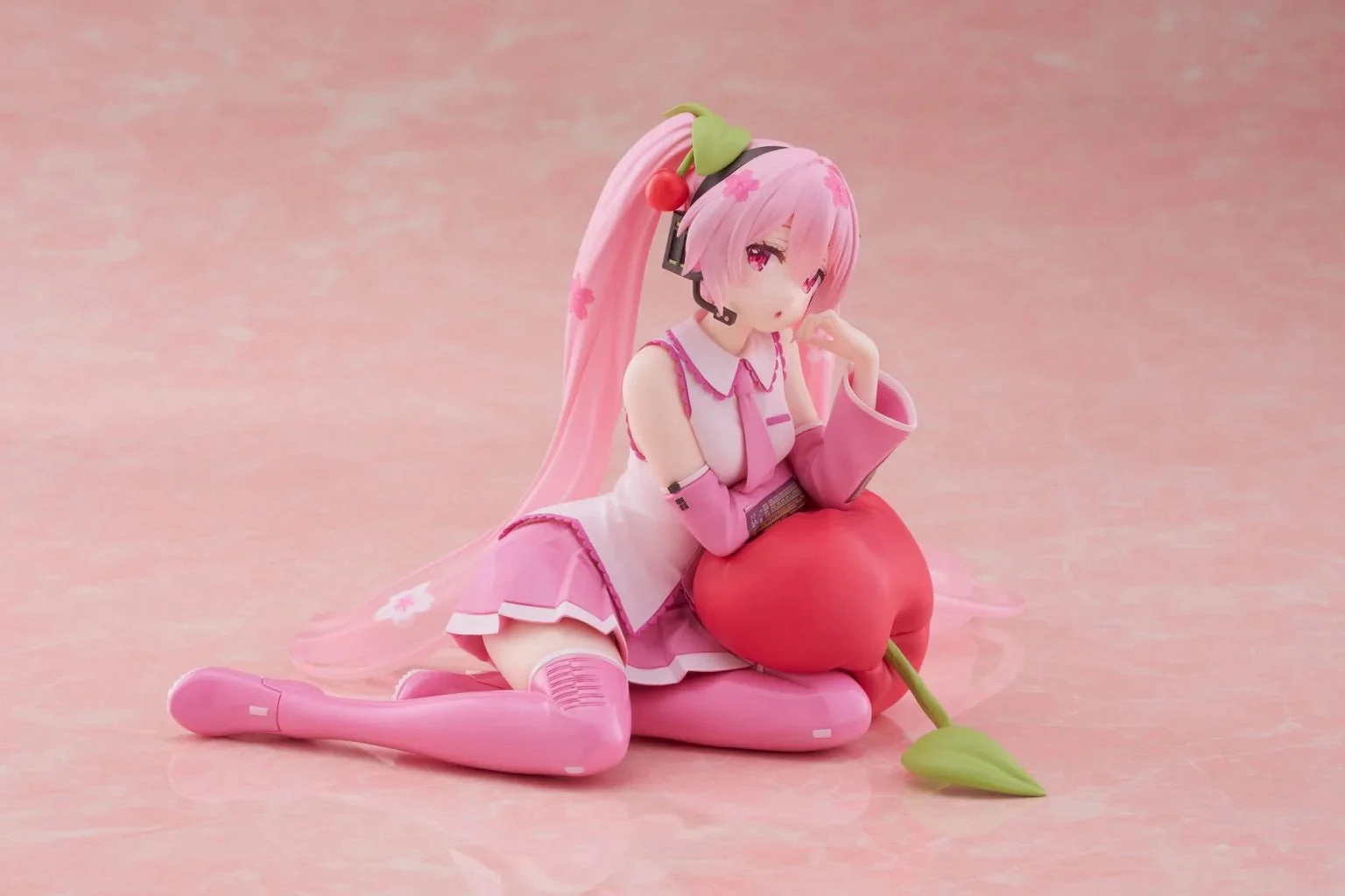 Exquisite Craftsmanship Figure | Hatsune Miku | Sakura Miku Desktop Cherry Cushion | Taito