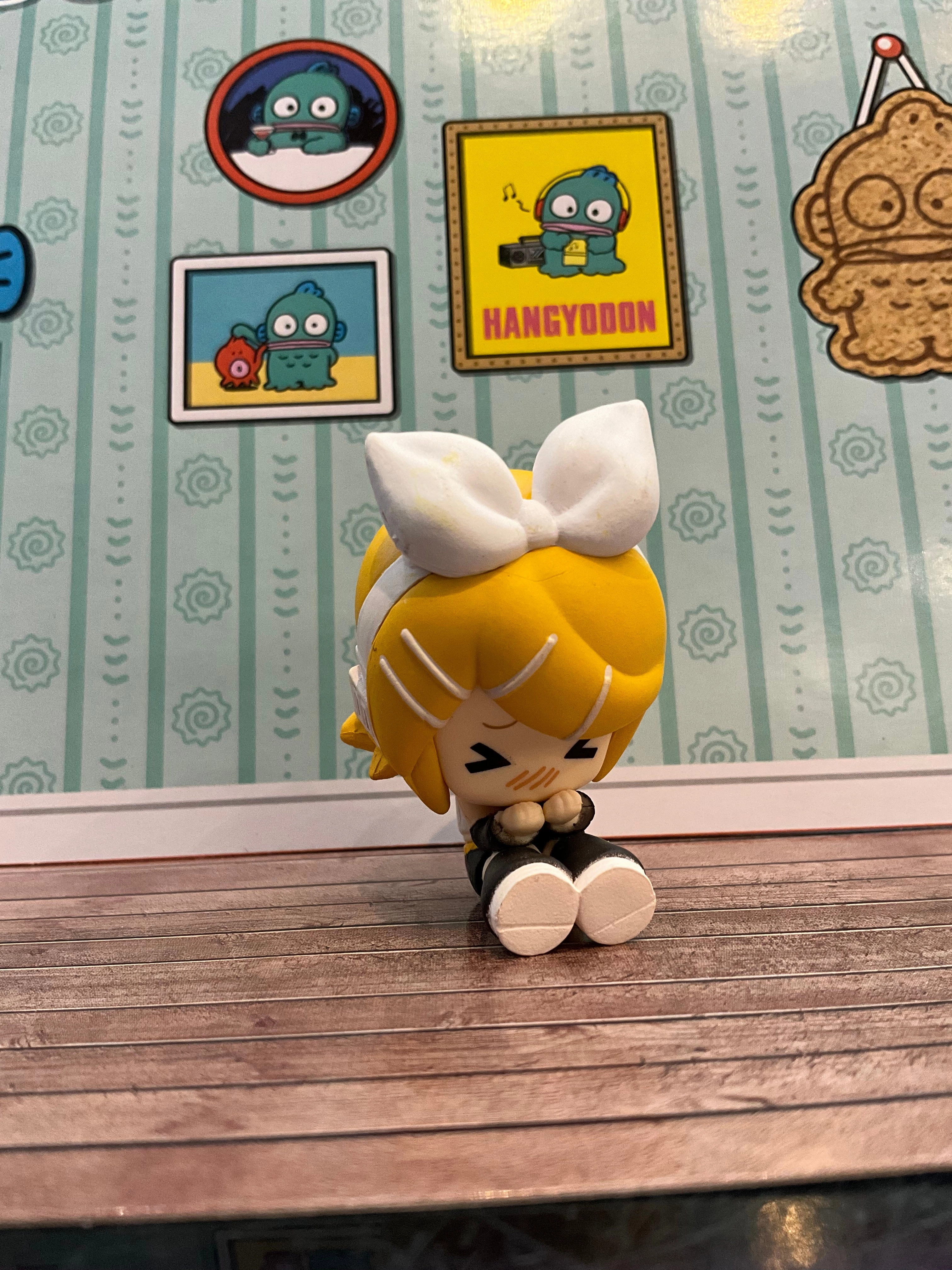 Vocaloid Hatsune Miku and Friends Slipped on the Ground Small Figure 4 Pieces Set (In-stock) Surrealist Art