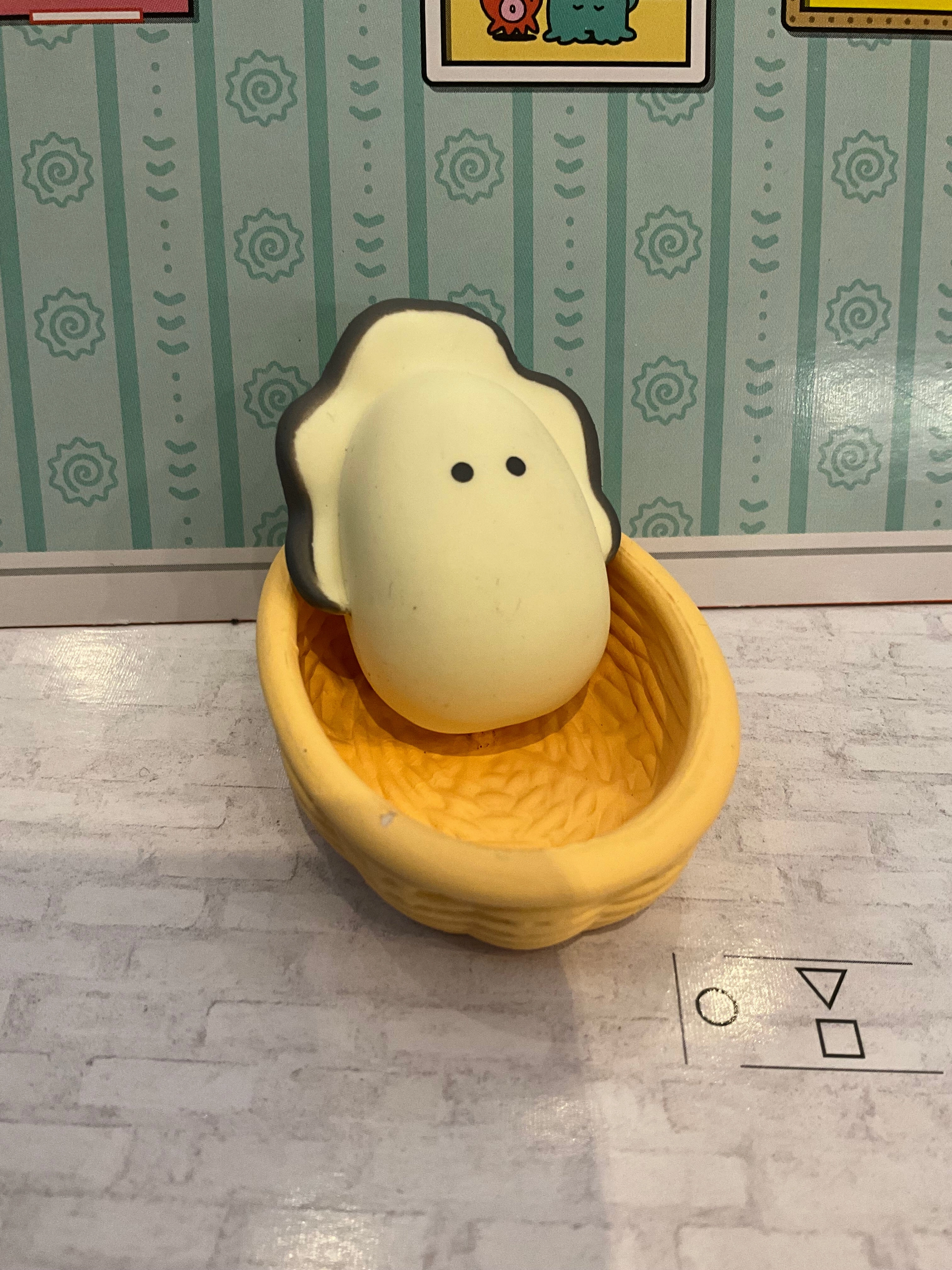 Universal Theme YELL Round Eyes Baby Oysters Small Figure 5 Pieces Set (In-stock)